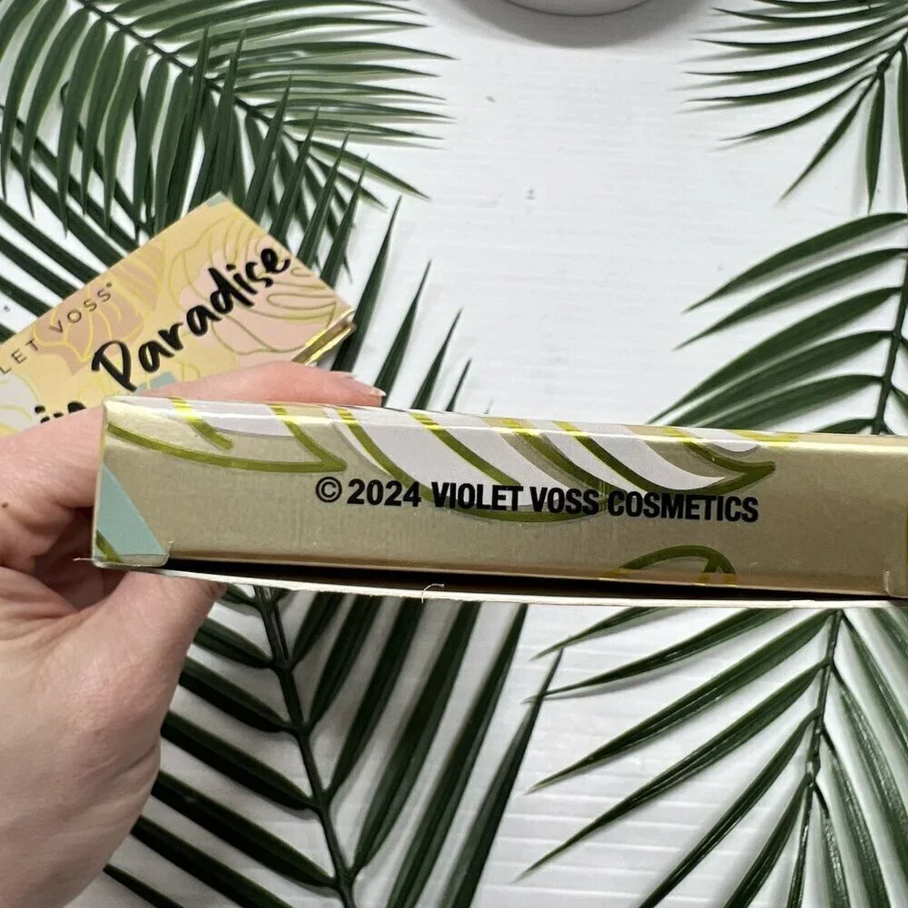 Violet Voss Pretty in Paradise All in One Face & Eye Shadow Palette New In Box
